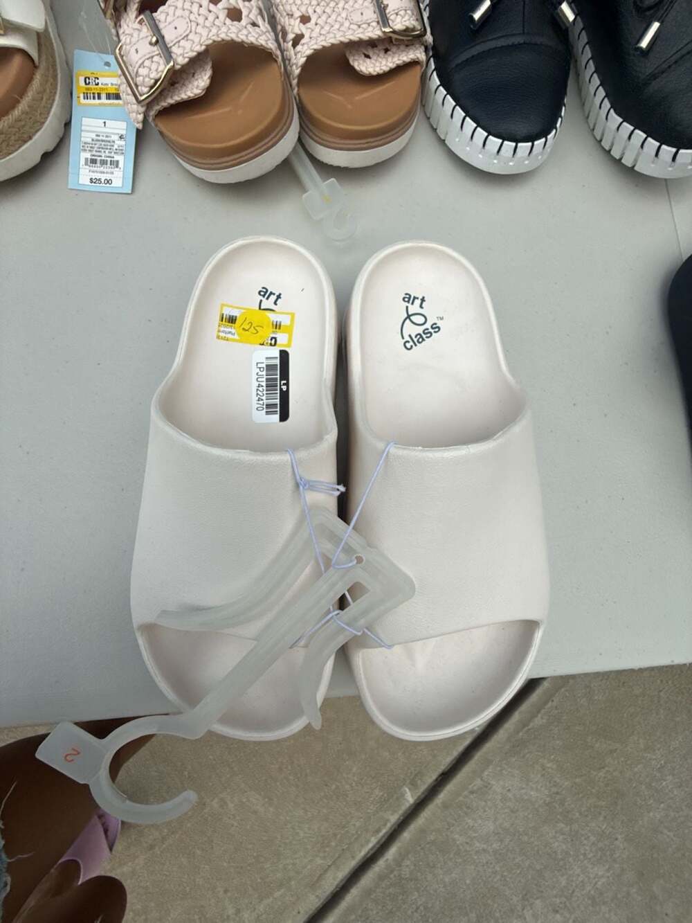 Art Class Kids' Edie Platform Slide Sandals Off-White Size 2